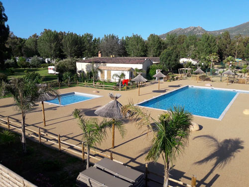 revetement de sol piscine exterieure pour camping